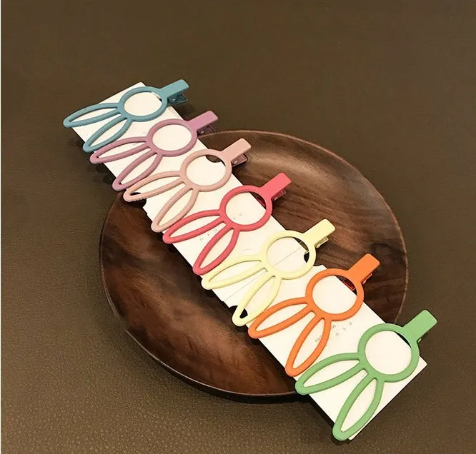 Stylish%20Fashionable%20Trendy%20Hairclip%20Hair%20ACCESSORIES%20For%20Women%20Imported%20From%20China%20Preferble%20-%20Low%20Hassle%20and%20Maintanance%20-%20Image%202