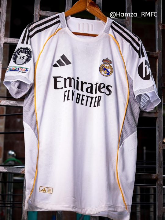 Real%20Madrid%20Home%20Jersey%20-%20Premium%20-%2025/26%20Season%20jersey%20for%20men%20-%20Image%203