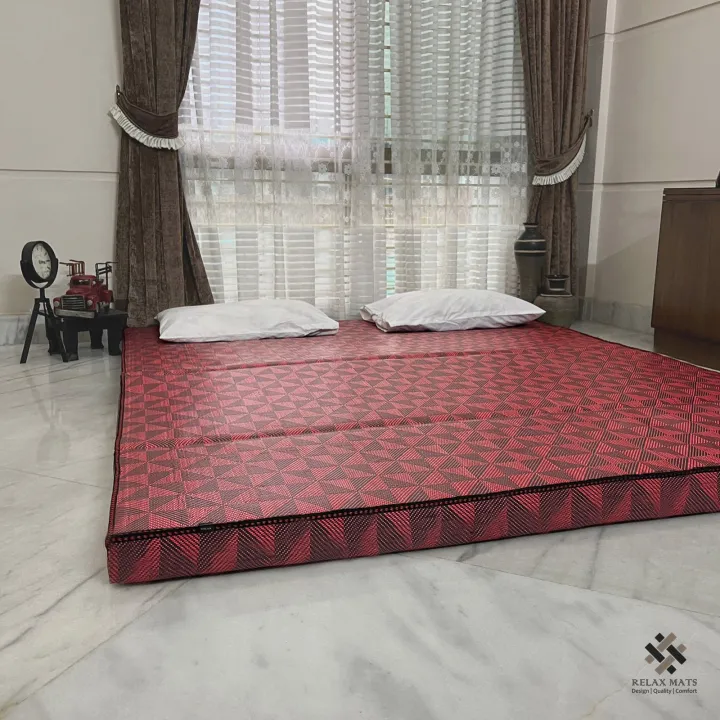 Relax%20Floor%20Mattress-%20Ruby%20Red%20Crystals%20King%20Size%20Sleeping%20Mat%20-%20Image%202