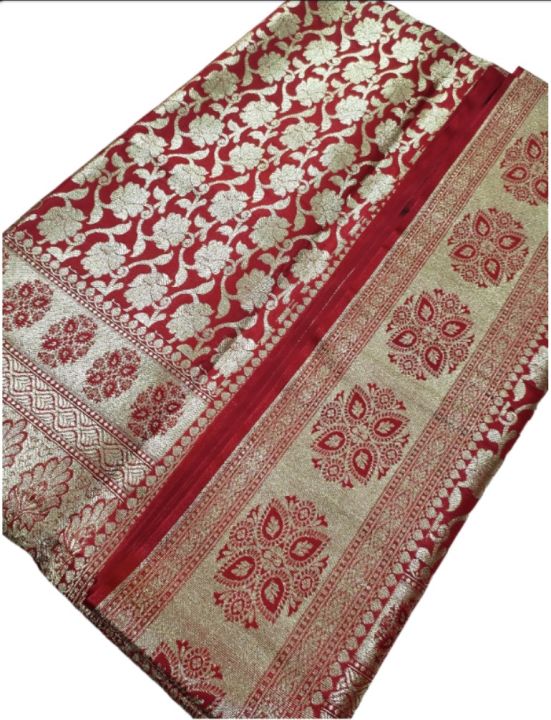 Indian%20benaroshi%20katan%20saree%20with%20blouse%20pics/Wedding%20katan%20saree%20/Red%20colour%20katan%20saree%20-%20Image%204