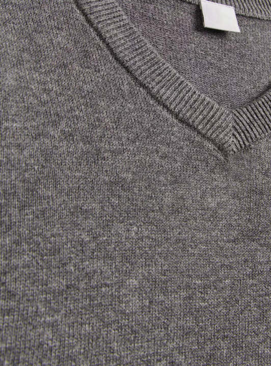 Boys%20V-Neck%20Long%20Sleeve%20Cotton%20Sweater%20From%20Levin%20-%20Image%207