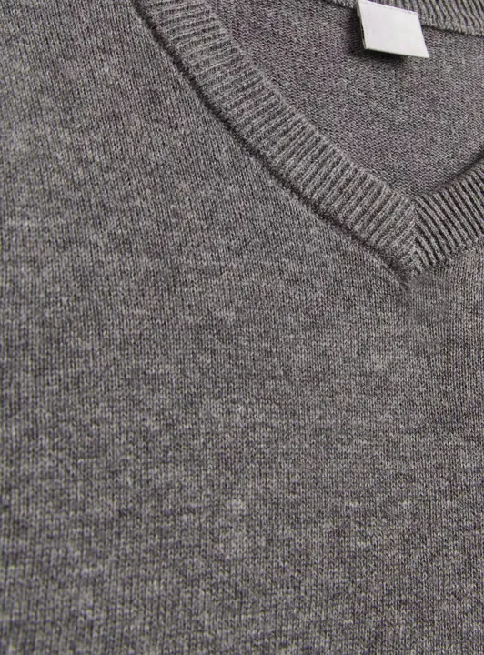 Boys%20V-Neck%20Long%20Sleeve%20Cotton%20Sweater%20From%20Levin%20-%20Image%207