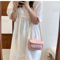 IELGY women's fashion chain one shoulder messenger small square bag. 