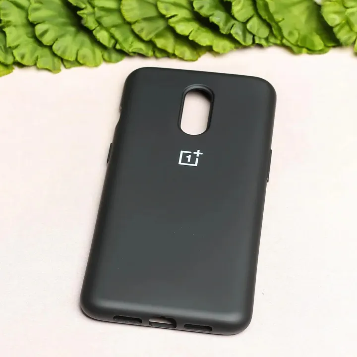 OnePlus%207%20Silicone%20Matte%20Flexible%20Soft%20Phone%20Case%20-%20Black%20-%20Phone%20Back%20Cover%20-%20Image%202