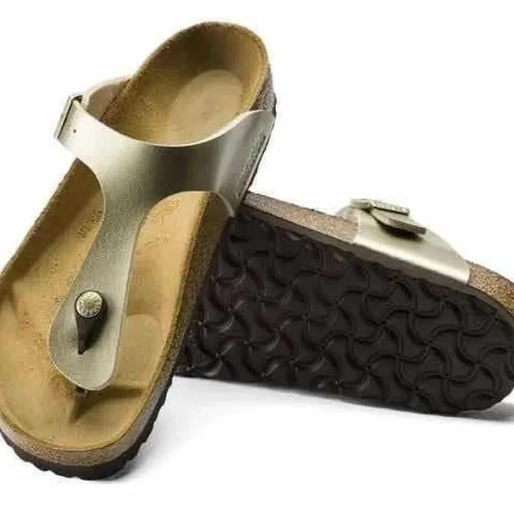 2023%20Summer%20New%20Casual%20Comfortable%20Beach%20Sandals%20Men's%20Outdoor%20Flip%20Flops%20Flat%20Simple%20Women%20Shoes%20Open%20Toe%20Women's%20Slippers%20-%20Image%204