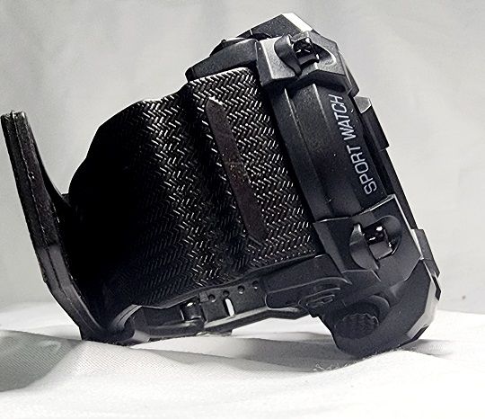 Digital%20watch%20for%20boys%20and%20men,%20Multi%20lighting%20and%20alarm%20-%20black%20-%20Image%205