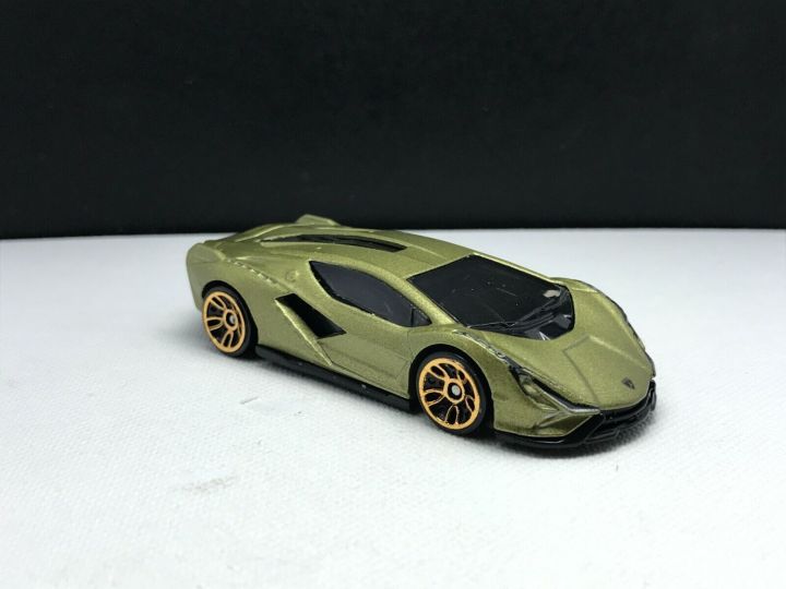 Hot%20Wheels%20(Mainline)%20Lamborghini%20Sian%20FKP%2037%20Olive%20Green,%20Scale%20-%201:64%20-%20Image%205