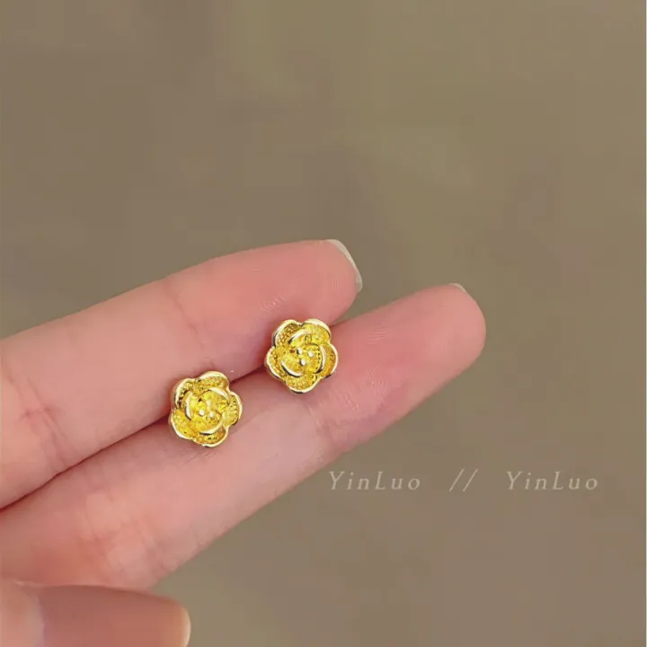 Golden%20Flower%20Stud%20Earrings%20Feminine%20Temperament%20Sense%20of%20Luxury%202023%20New%20Trendy%20Ins%20Style%20Earrings%20Earrings%20Douyin%20Live%20Broadcast%20-%20Image%205