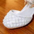 Girls princess shoes with soft soles, white pearl dress, flower children's shoes, little girl runway show, crystal high heels. 