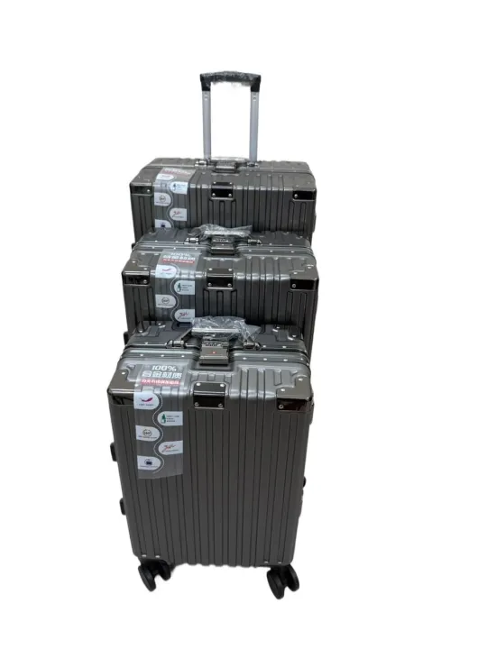The%20Aluminum-Style%20Latch%20Luggage%20-%20Metallic%20Gunmetal%20Gray%20-%20Image%207