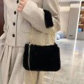 Winter Plush Tote Handbag Versatile Fluffy Shoulder Bag Soft Cute Chain Crossbody Bag Fashion Women Girls Small Square Handbag.