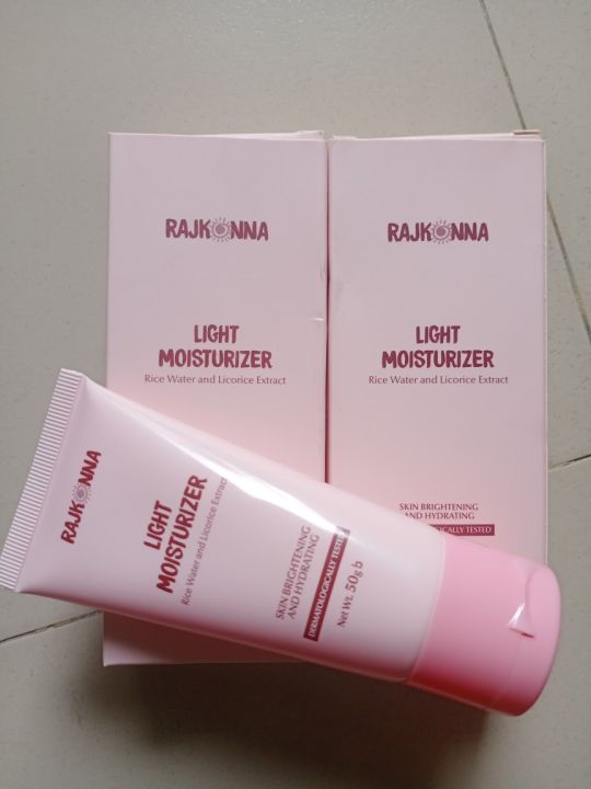 Rajkonna%20Light%20Moisturizer%20With%20Rice%20Water%20And%20Licorice%20Extract(50gm)%20-%20Image%203