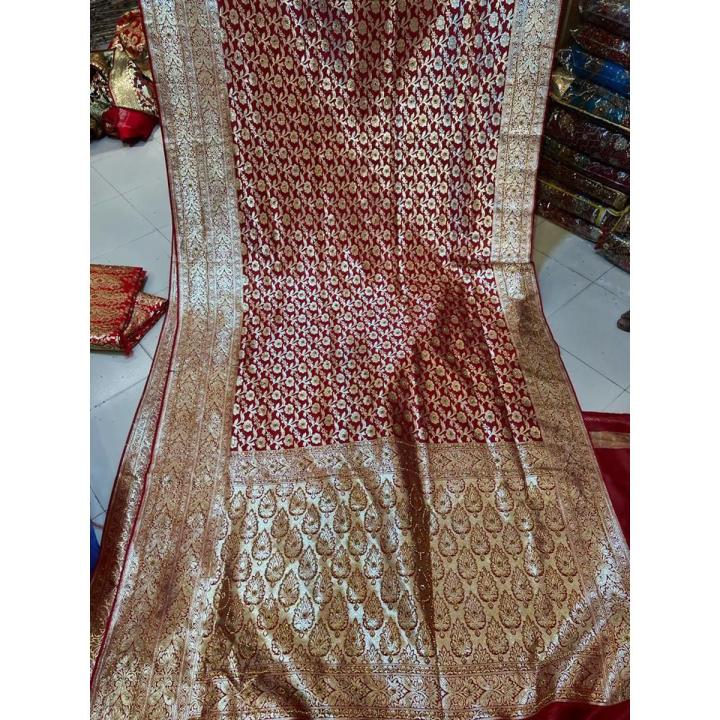 পিওর বেনারসি কাতান এমব্রয়ডারি পাটি শাড়ি