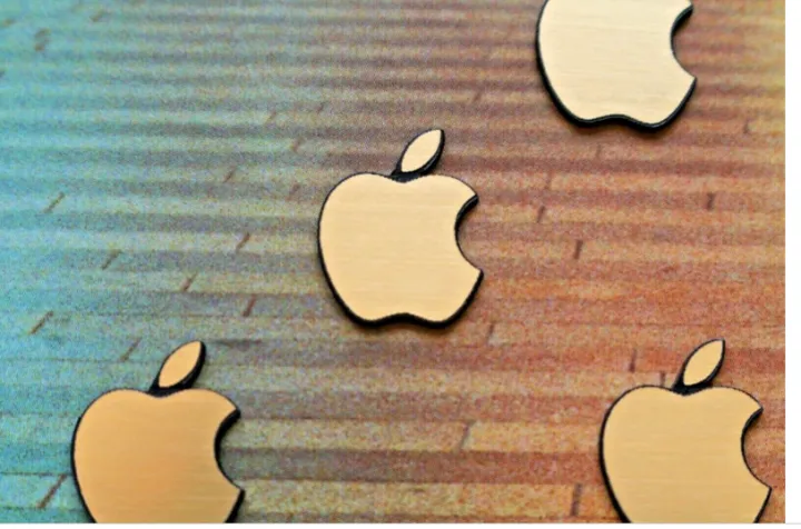 4%20x%20Apple%20DECAL%20Badge%20Sticker%20Logo%20gold%20color%20for%20iphone%20ipad%20medium%201%20***%20-%20Image%202