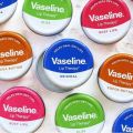 Lip Therapy Rosy Lips Tin by Vasline 20 gm. 