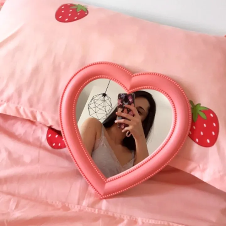 2023Mini%20Love%20Makeup%20Mirror%20Desktop%20Makeup%20Mirror%20Wall%20Mount%20Dual%20Purpose%20Makeup%20Mirror%20Decorate%20Christmas%20Heart-shaped%20Mirror%20-%20Image%204