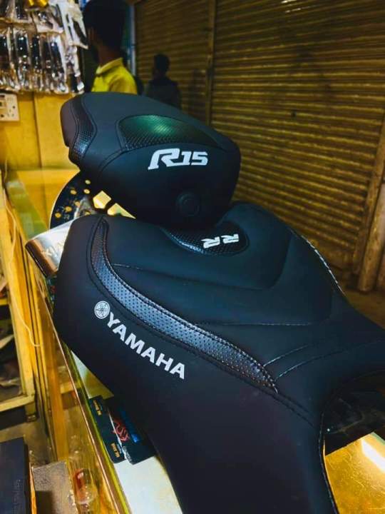 Yamaha%20r15v3%20black%20CLOUR%20modified%20seat%20cover%20-%20Image%203
