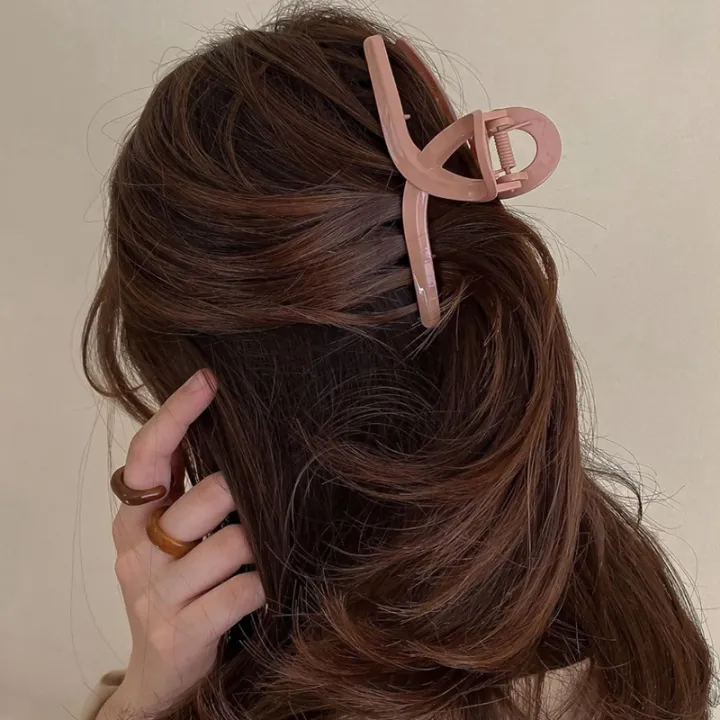 Women%20Hair%20Clip%20Acrylic%20Hairpins%20/Cross%20Transparent%20Hair%20Crab%20Claws%20/Morandi%20Color%20Intersect%20Large%20Hair%20Claws%20/Geometric%20Hollow%20Minimalist%20Claws%20Hair%20Clip%20/%20Bath%20Hair%20Accessories%20-%20Image%207