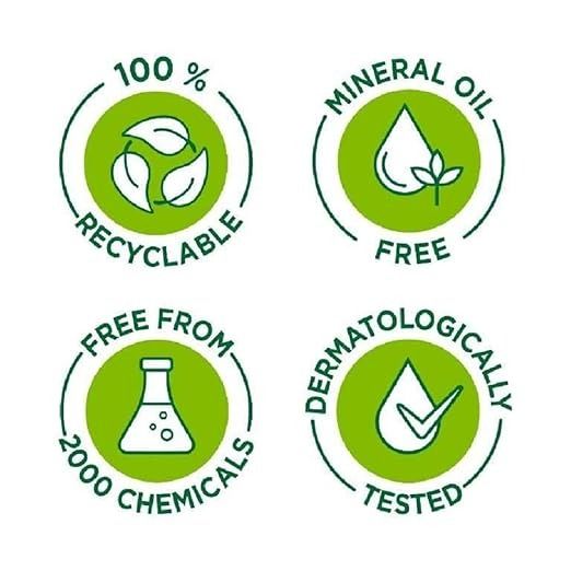 Simple%20Face%20Wash%20-%20Simple%20Water%20Boost%20Micellar%20Facial%20Gel%20Wash%20150ml%20-%20Image%204