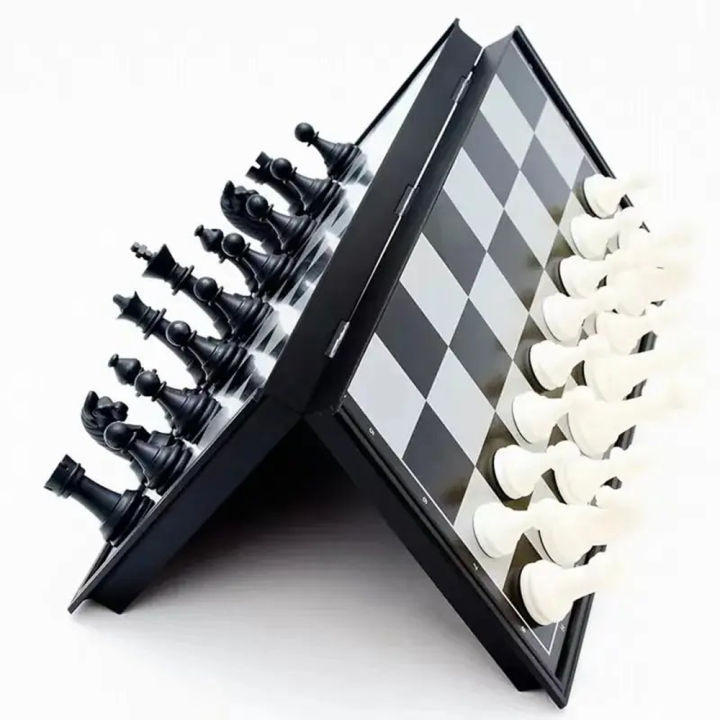Magnetic%20Chess%20Board%20folded%20-%20Image%202