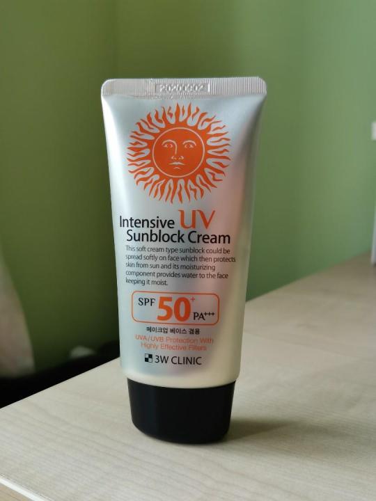 3W%20Clinic%20Intensive%20UV%20Sunblock%20Cream%20SPF50%20PA+++%2070ml%20-%20Image%203