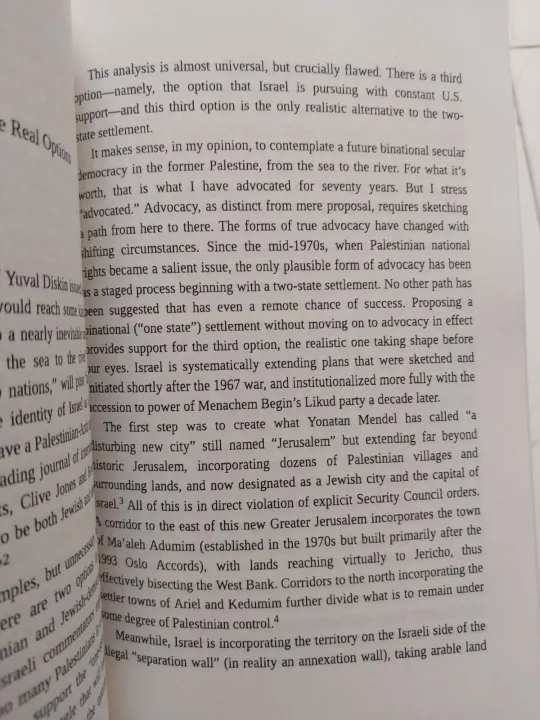 Who%20Rules%20the%20World?%20by%20Noam%20Chomsky%20-%20Image%204