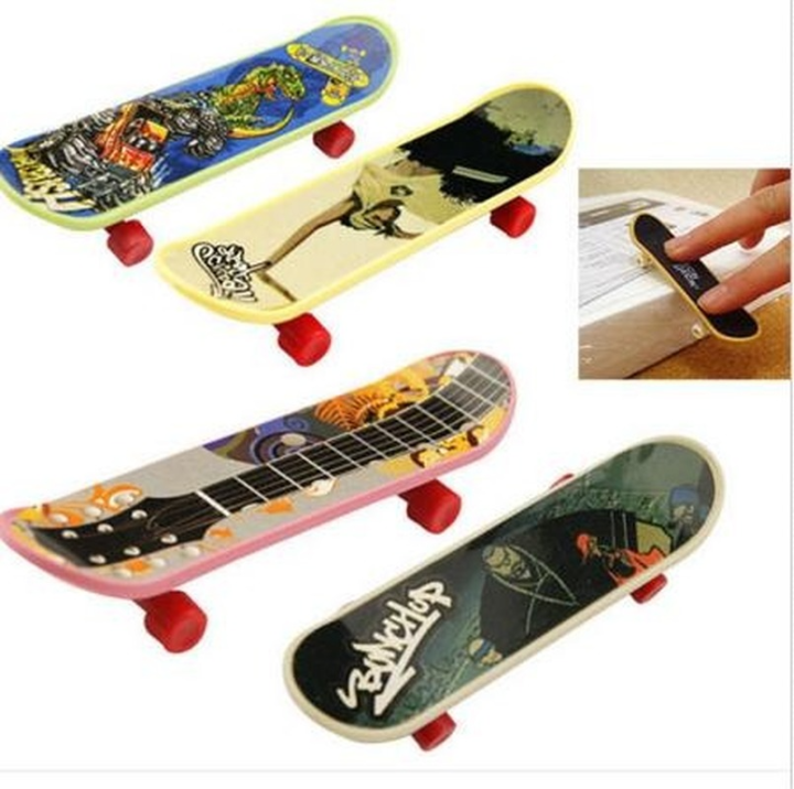 Moonbiffy 1 Pcs New Cute Party Favor Kids Children Mini Finger Board Fingerboard Skate Boarding Toys Gift Gag Toys