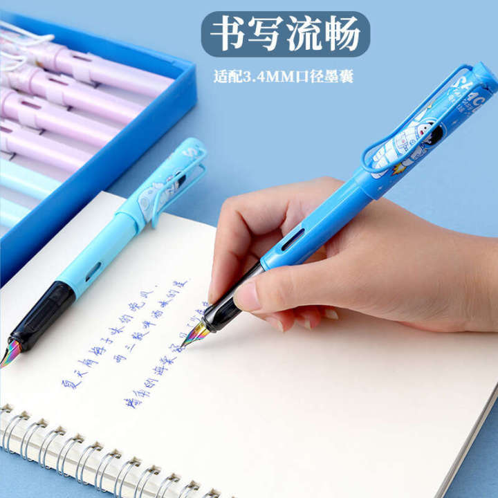 12%20boxed%20elementary%20school%20pens%20with%20built-in%20ink%20absorber,%20anime%20cartoon%20design,%20children's%20dual-purpose%20iridium%20fountain%20pen%20-%20Image%203