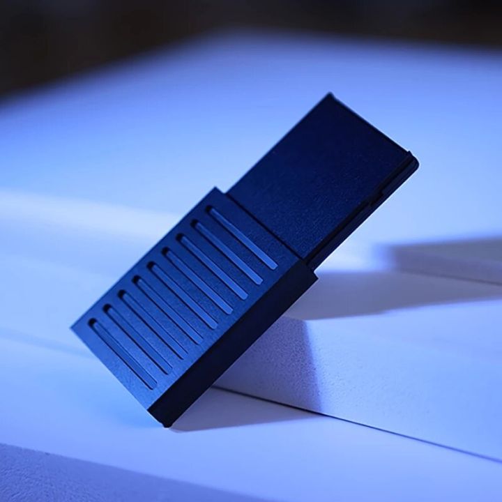1TB%20NVMe%20SSD%20expansion%20card%20compatible%20with%20Xbox%20-%20Image%203