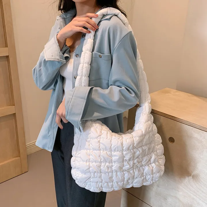 Foreign%20trade%20wholesale%202023%20new%20ruffled%20cloud%20ladies%20handbag%20large%20capacity%20shoulder%20crossbody%20bag%20color-blocked%20tote%20bag%20-%20Image%204