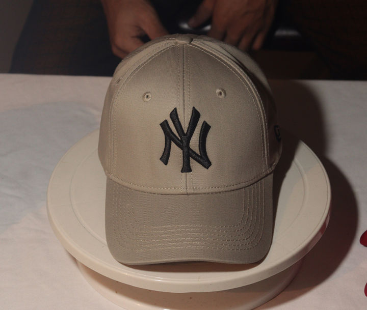 100%25%20Export%20and%20Premium%20Limited-Edition%20Cap%20for%20Classic%20People%20-%20Image%204