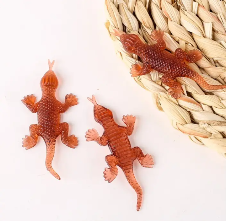 PACK%20Of%208%20Artificial%20Cockroach%20Models%20Simulated%20Animal%20Halloween%20Party%20Trick%20Toys%20-%20Image%204
