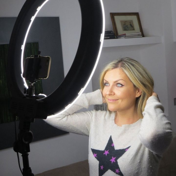 12%20Inch%20Selfie%20Ring%20Light%20With%20Tripod%20Stand%20&%20Cell%20Phone%20Holder%20For%20Live%20Stream%20/%20Makeup%20-%20Ring%20Light%20-%20Image%202