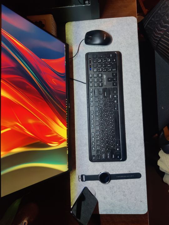 Anti-slip%20/%20non-slip%20felt%20desk%20mousepad%20/%20deskmat%20in%20two%20different%20sizes%20for%20home%20computer%20workspace,%20office%20and%20multipurposes%20-%20Image%204