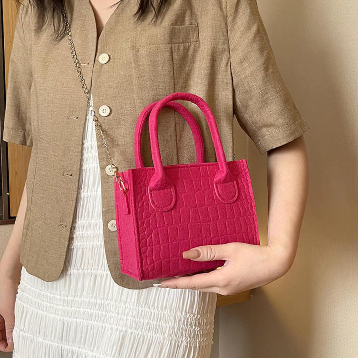 Trendy%20Felt%20Handbag%20Contemporary%20%20Design%20Small%20Square%20Bag%20Stone%20Texture%20Versatile%20Casual%20Messenger%20for%20Daily%20Use%20Casual%20Outing%20Young%20Adults%20Street%20Fashion%20Accessory%20Essentials%20-%20Image%204