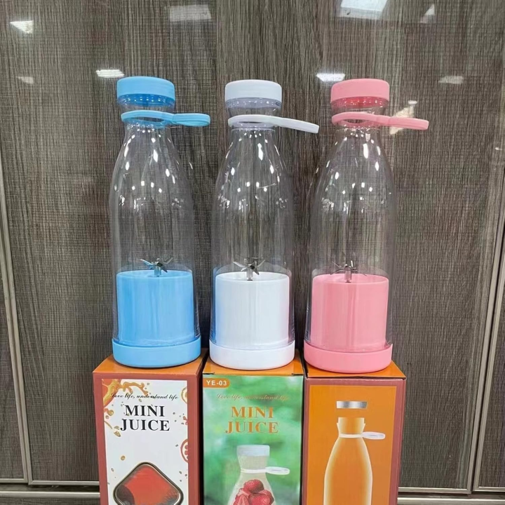 Portable and Electric Blender Bottle Juicer for Shakes and Smoothies, Mini Juicer Wireless Bottle for Traveling (Multicolour) USB Chargeable Juicer Blender 4 Blades 350ml - Portable Juicer Cup & Smoothie Maker