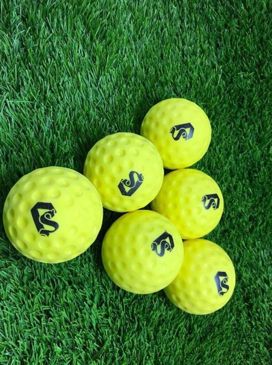 Platinum%20Indian%20Machine%20Cricket%20Ball%20-%20Image%205