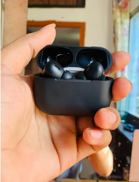 Airpods%20Pro%202nd%20generation%20Made%20In%20Dubai%20%20Especial%20Edition%20%20Black%20-%20Bluetooth%20Headphone%20by%20MSB%20SHOP%20-%20Image%2010