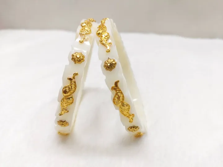 Exclusive%20White%20Shakha%20Pola%20Bangles%20for%20Women%20%20Plastic%20With%20CityGold%20Work,%20Party%20.%20Wedding%20,%20Anniversary%20,%20Durga%20Puja%20&%20All%20Time%20Use%20Shakha%20Bangles.%20Model:%20S501.%20-%20Image%204
