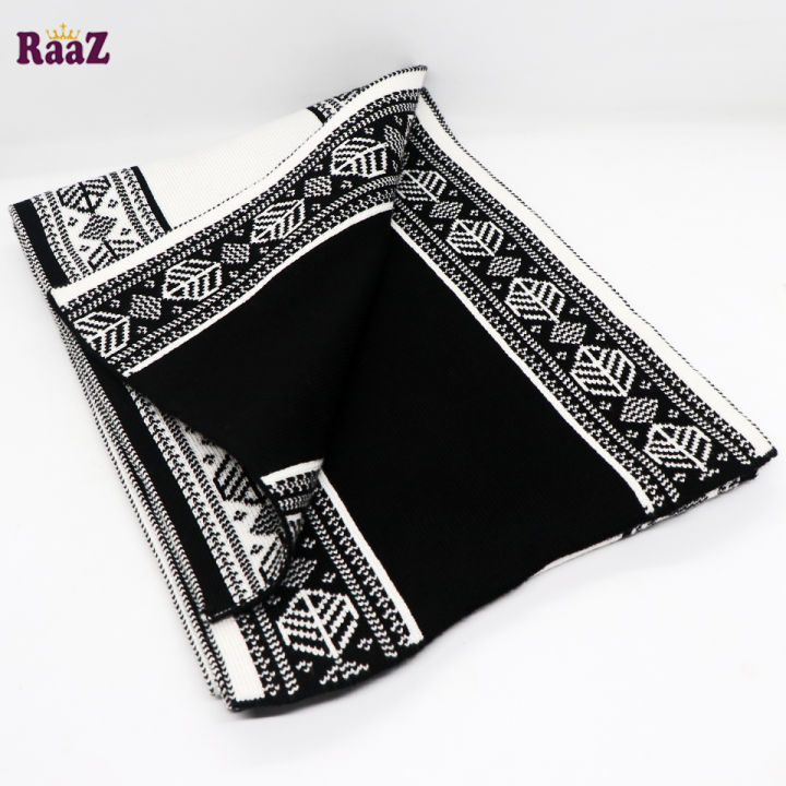 Black%20And%20White%202%20in%201%20design%20Winter%20Woolen%20Scarf,%20Soft%20Muffler%20Stylish%20Fashion%20Scarf%20For%20Men%20And%20Women%20-%20Image%204