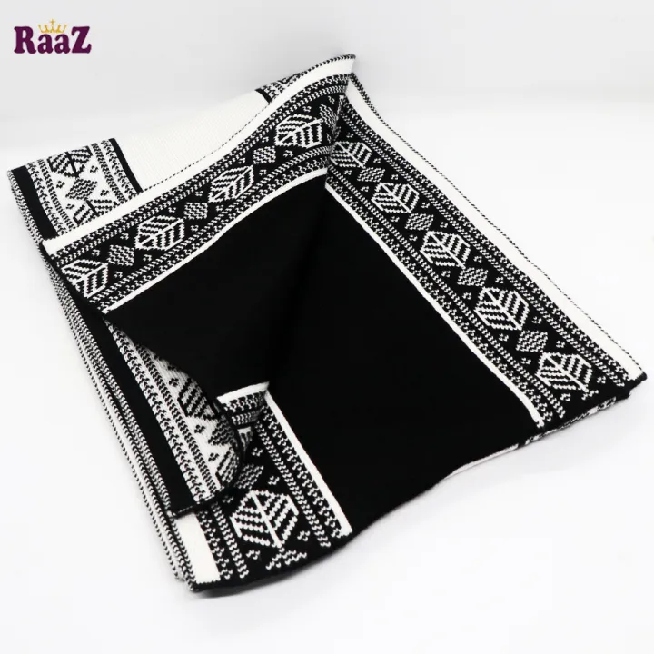 Black%20And%20White%202%20in%201%20design%20Winter%20Woolen%20Scarf,%20Soft%20Muffler%20Stylish%20Fashion%20Scarf%20For%20Men%20And%20Women%20-%20Image%204