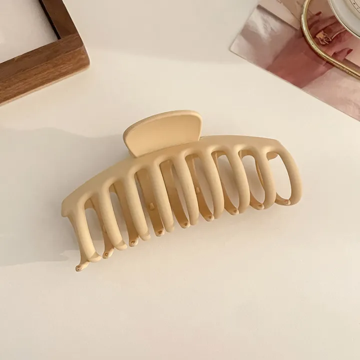 Acrylic%20hairpins%20on%20the%20back%20of%20women's%20head%20simple%20large%20pan%20hairgrab%20clips%20headgear%20korean%20hair%20accessories%20shark%20clip%20hairpins%20wholesale%20-%20Image%206
