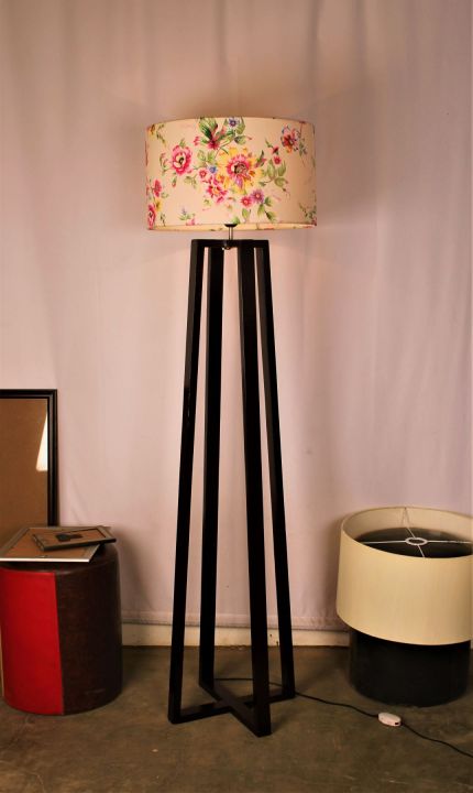 Corner Lamp / Floor Lamp / Elegant Lamp / Lamp Shade