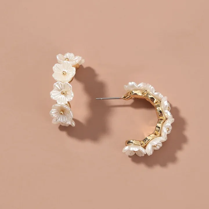 %E3%80%90GuangDa%20Girls'%20Earrings%20Korean%20Ins%20Net%20Red%20Trendy%20New%20Earrings%20C-shaped%20Pearl%20White%206%20Flowers%20Fresh%20and%20Versatile%20Fashion%20Accessories%20Earings%20for%20Women%20-%20Image%205