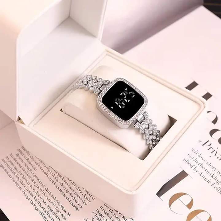 New%20Trend%20Fashion%20Steel%20Chain%20Diamond%20Women%20Watch%20Full%20Diamond%20Touch%20Screen%20LED%20Water%20Diamond%20Bracelet%20Watch%20-%20Image%202