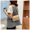 A shoulder women's bag, a foreign bag, a fashion texture chain, a 2023 new stone pattern, a simple bag, a crossbody lock, a small square bag. 