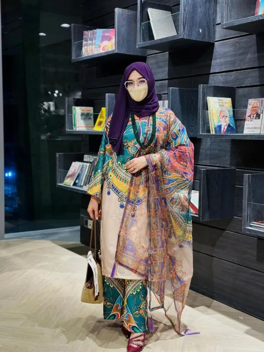 New%20Model%20Readymade%20Stylish%20And%20Comfortable%20Digital%20Print%20Three%20Piece%20For%20Girls%20-%20Image%204
