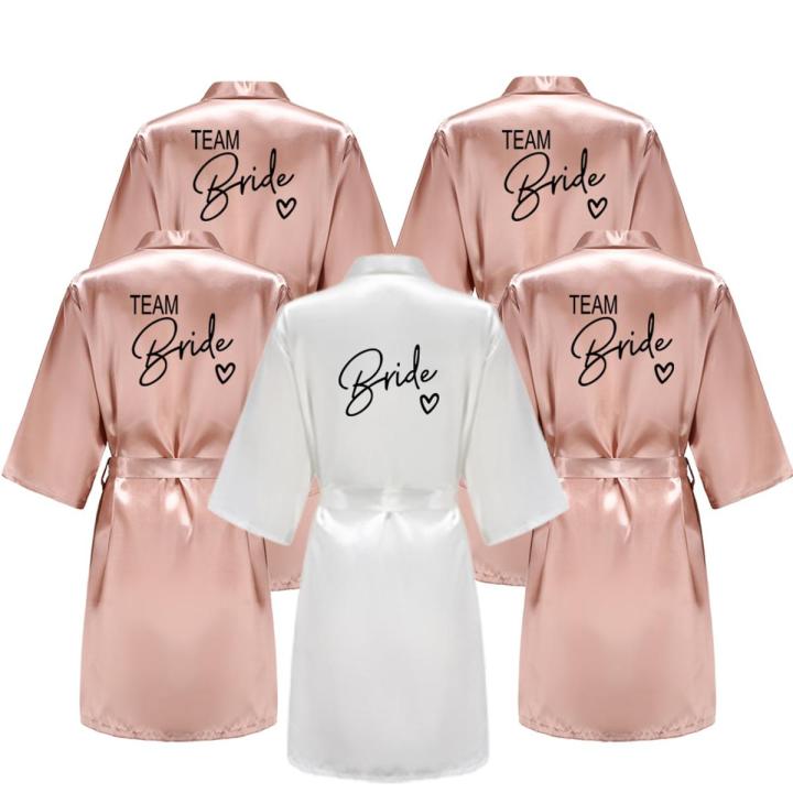 MdybF Badjas Bruiloft Team Bruid Robe Met Zwarte Letters Kimono Satijn Pyjama Bruidsmeisje Badjas, Zoals de foto show_g, S