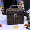 Big brand makeup bag women's portable large capacity 2023 new super hot ins luxury cosmetics storage box.