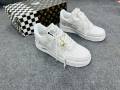 Mens shoes Lv premium quality low neck sneakers.